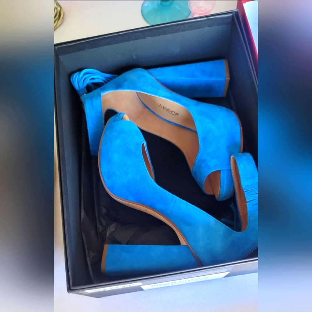 Blue DSquared Ladies 7.5 Sandals